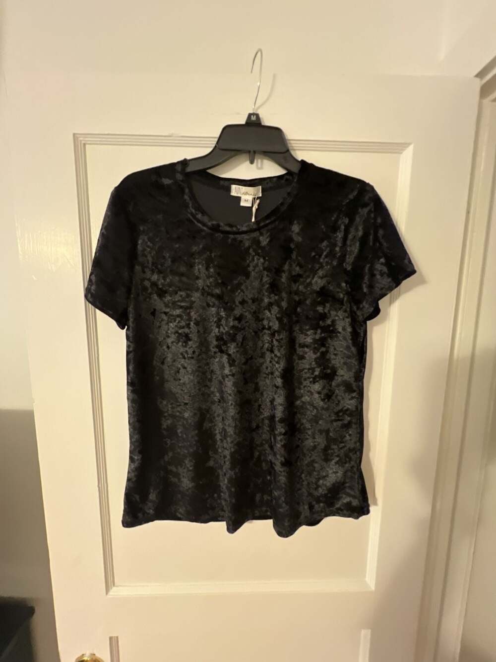 Aunt Wanda Women's Black Crushed Velvet Short Sleeve Crew Neck T-Shirt